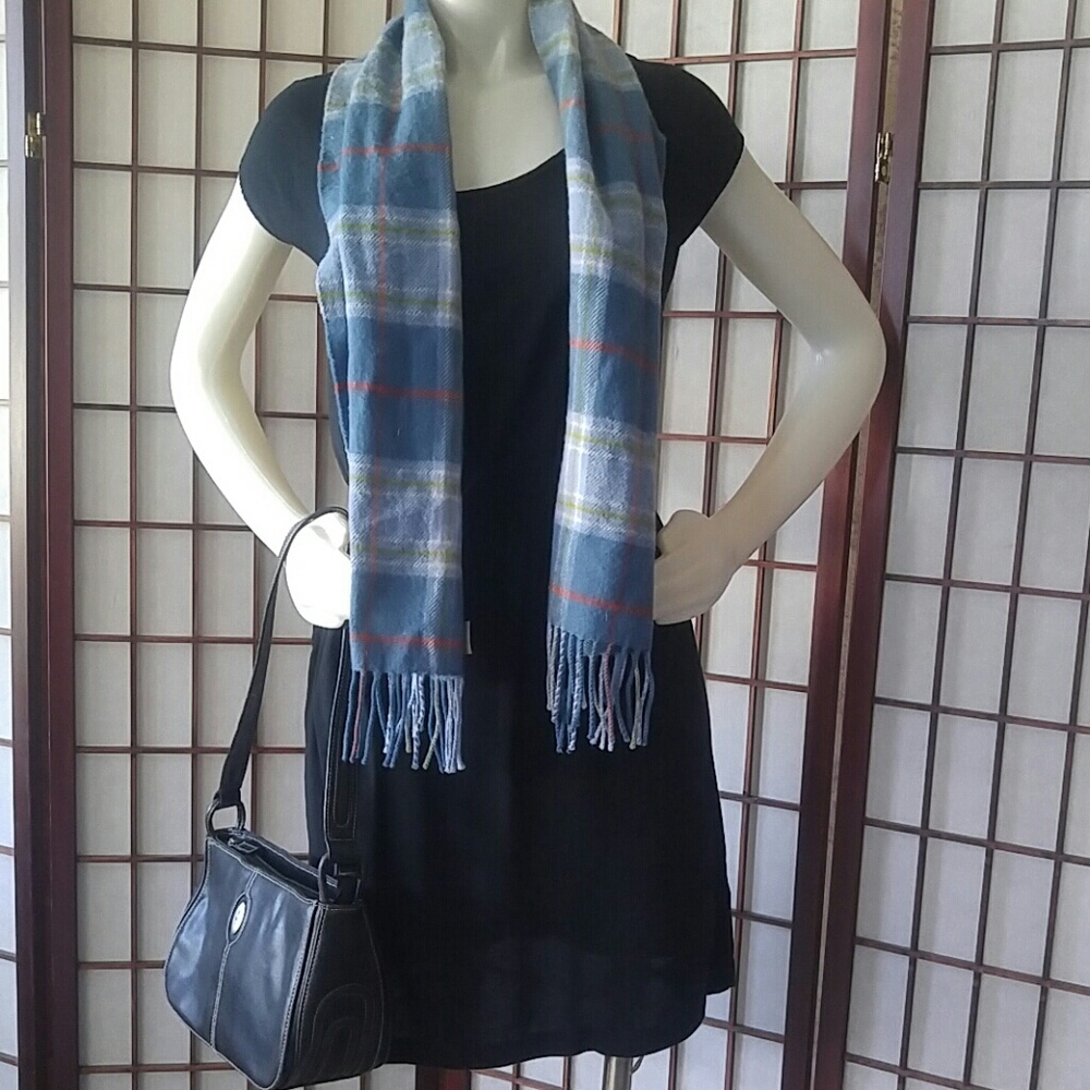 Scarf - Picture 2 of 5